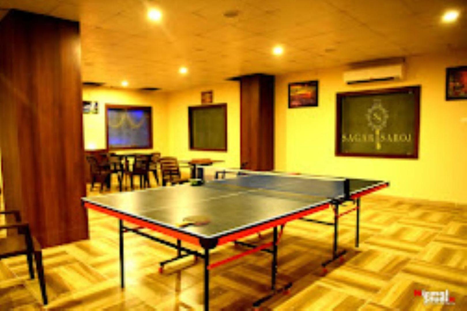 Hotel Saroj Sāgar Dış mekan fotoğraf